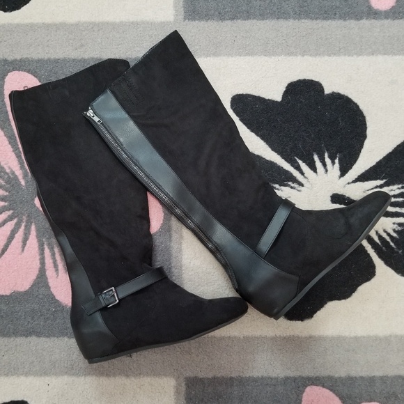 🖤Express Covered Wedge Boots🖤 - Picture 1 of 8